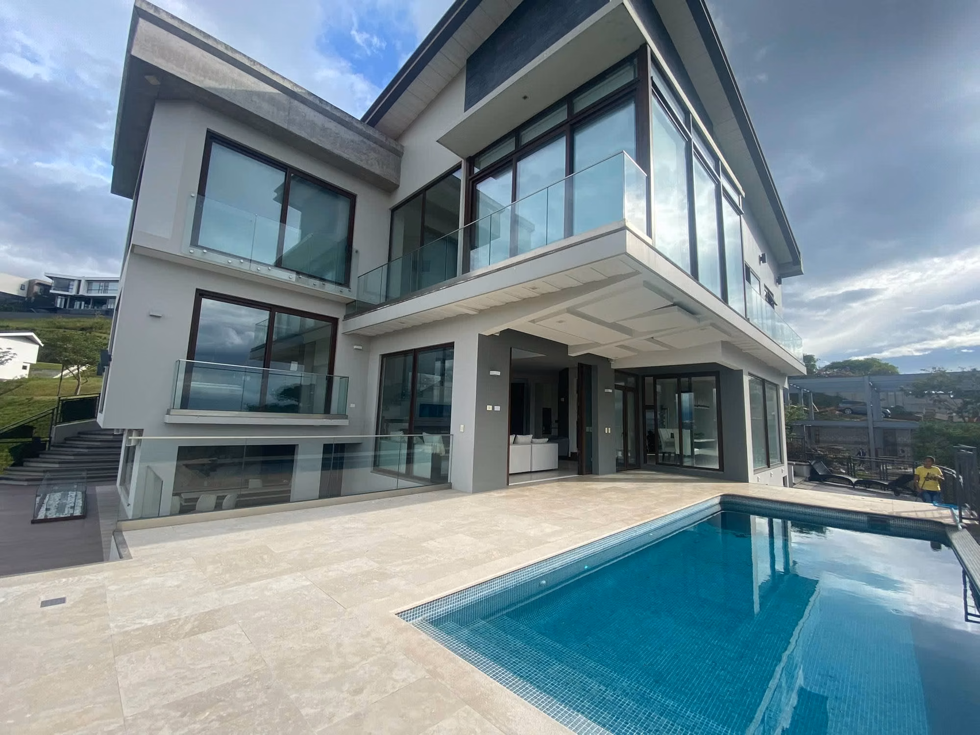 Valiente Real Estate