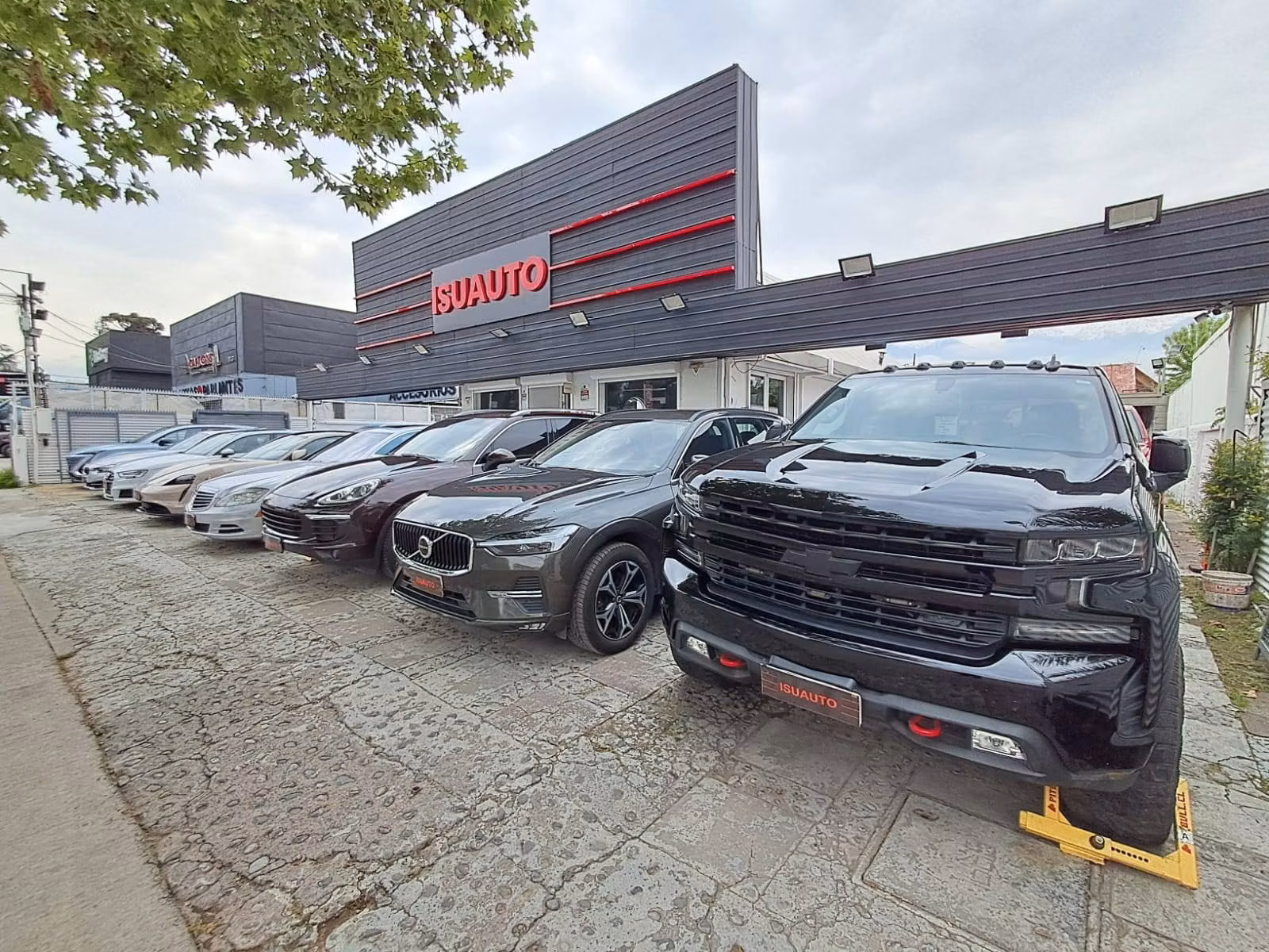 Automotora Isuauto