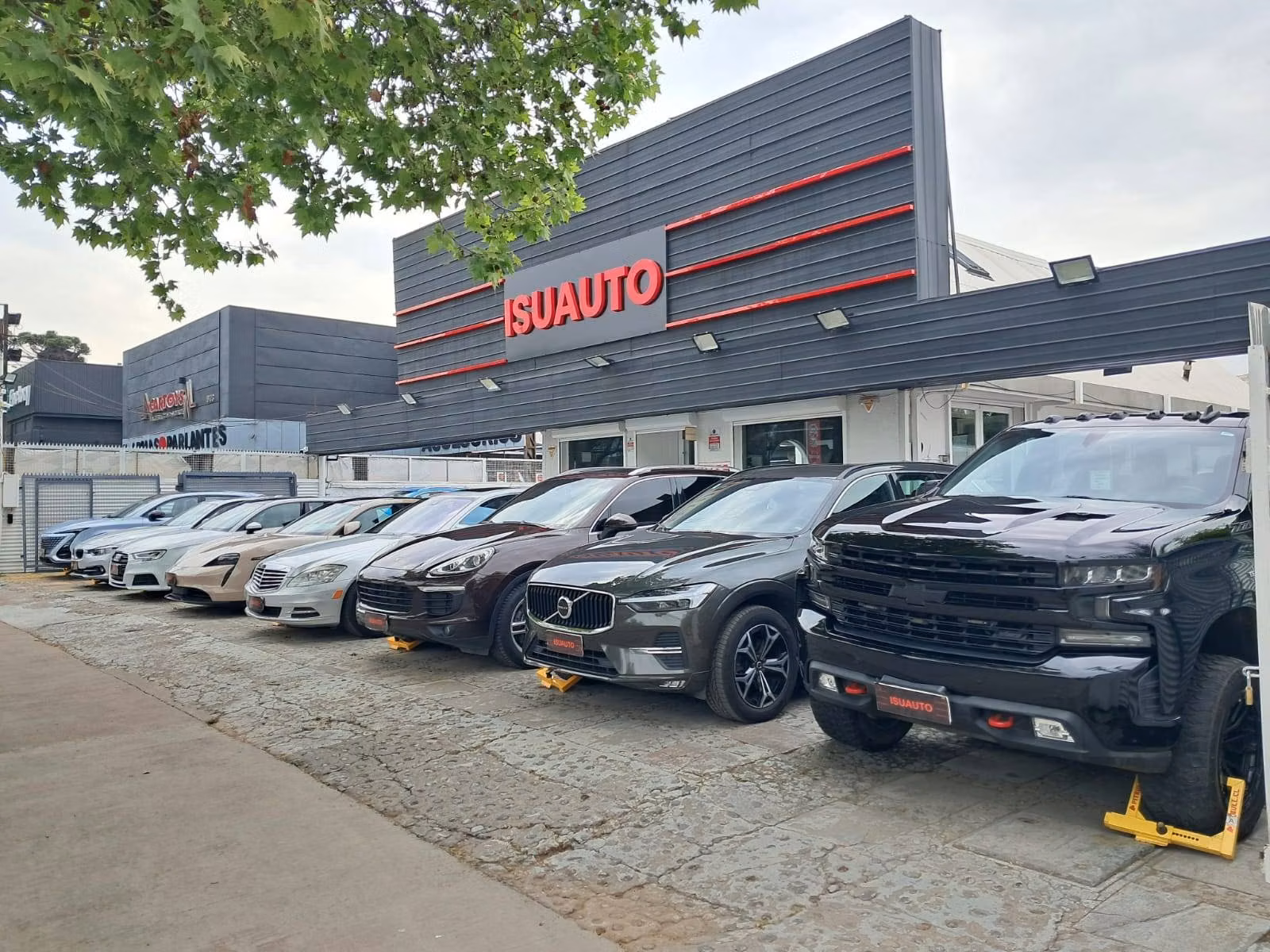 Automotora Isuauto