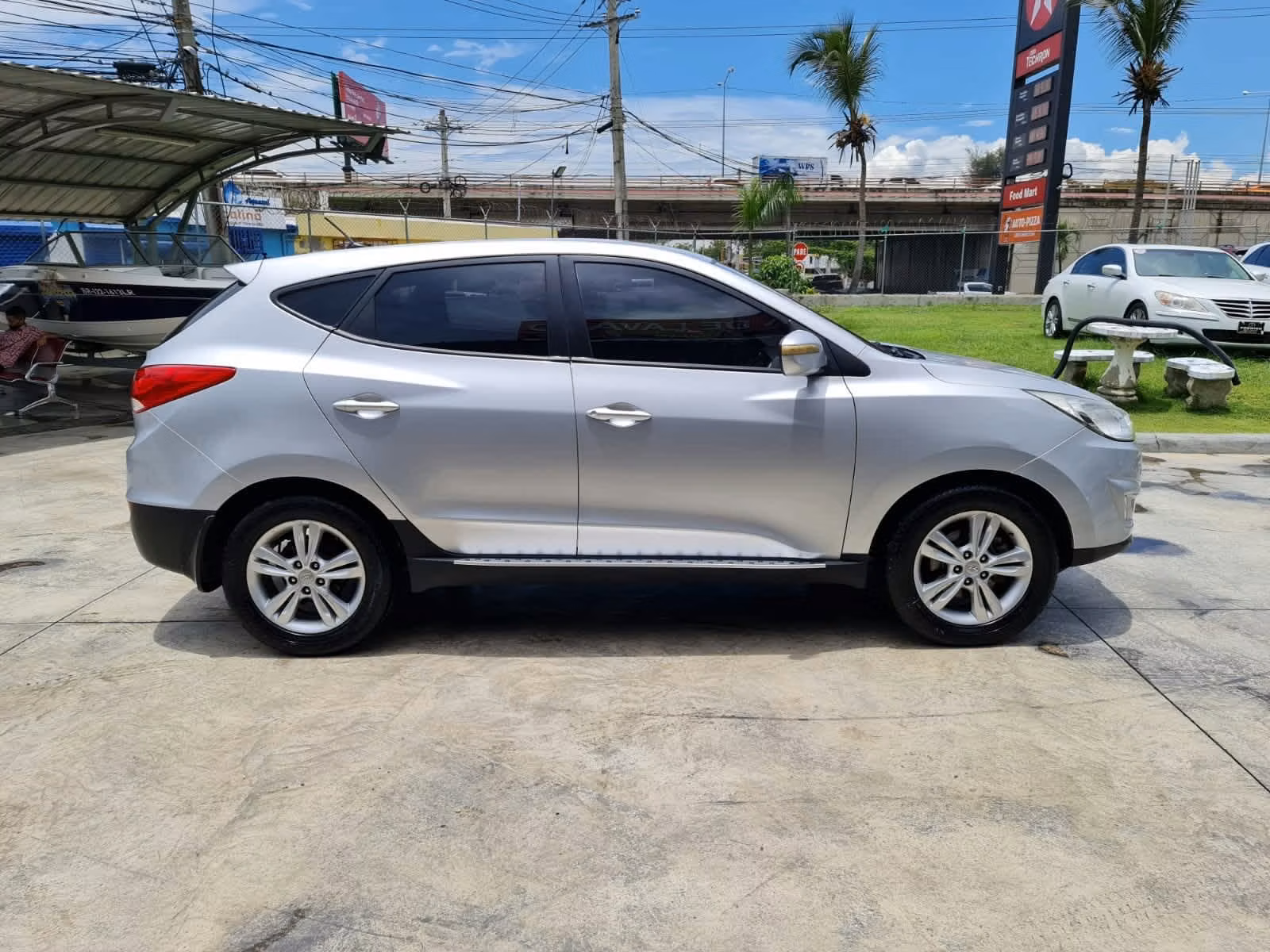 Premier Auto Import SRL,
