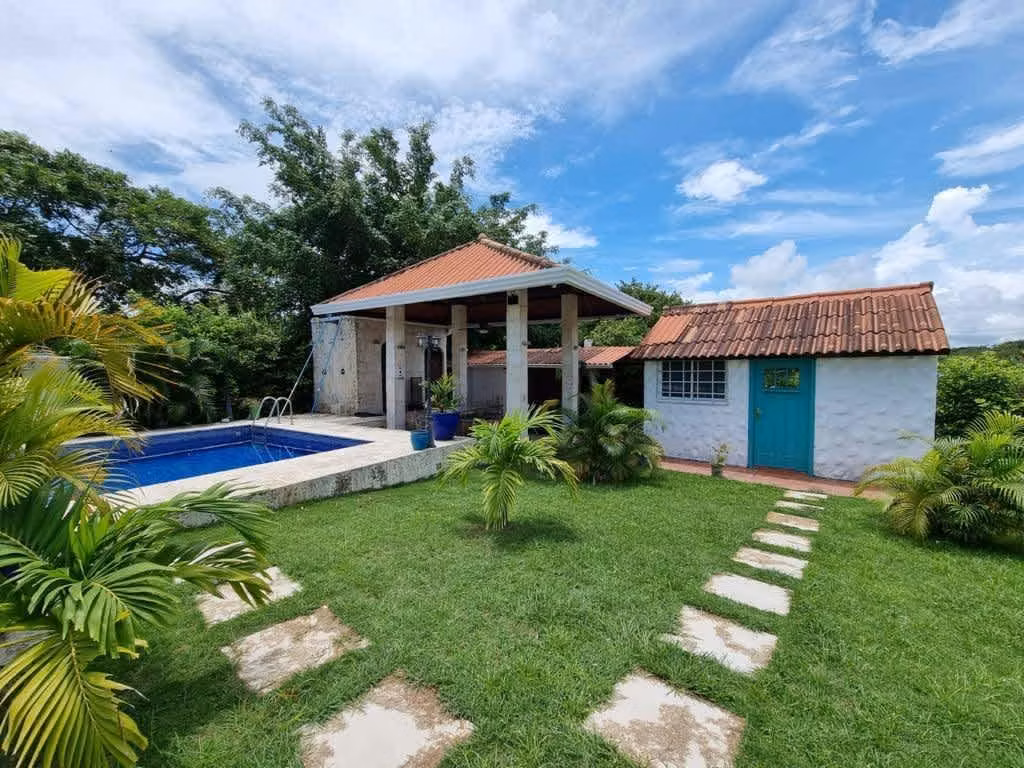 LUXURY HOMES REALTY