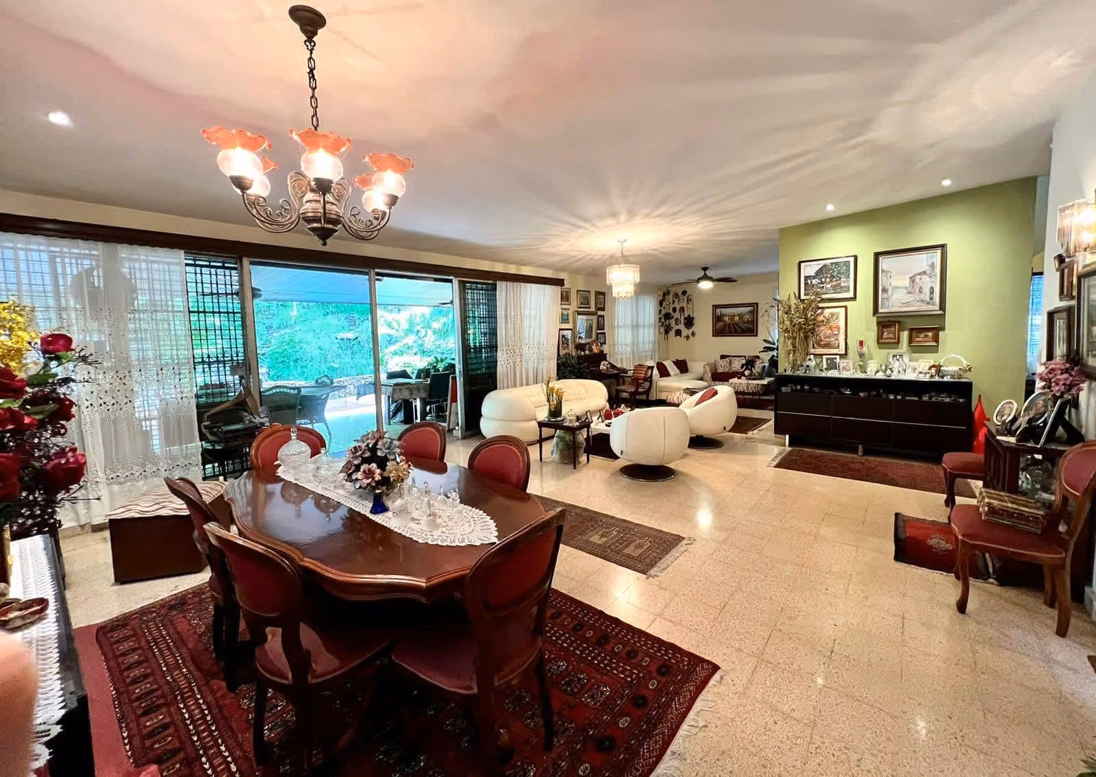 LUXURY HOMES REALTY