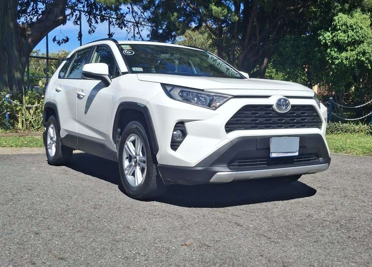 TOYOTA RAV4 LE 2024  4X4