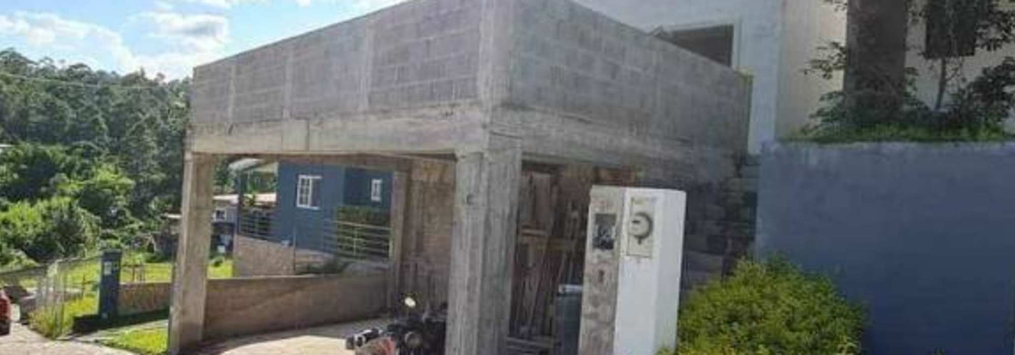 Venta de Casa en la Residencial Versailles, en Valle de Ángeles.