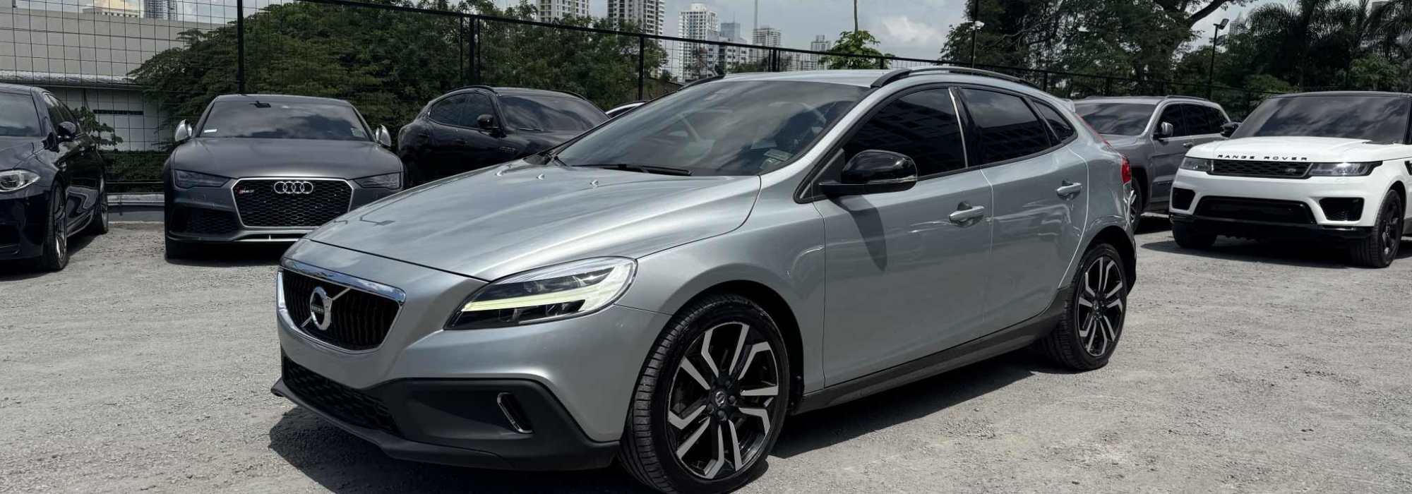 VOLVO V40 2019