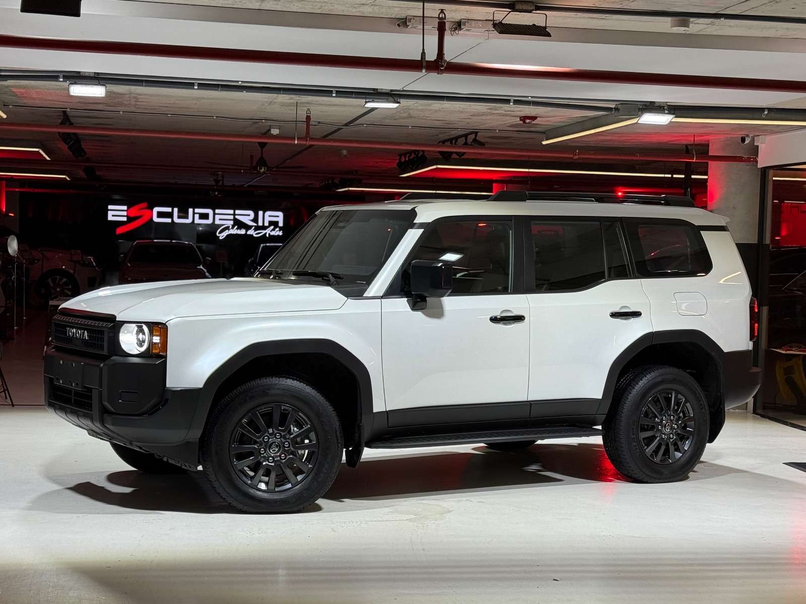 Toyota Land Cruiser Prado from ESCUDERIA