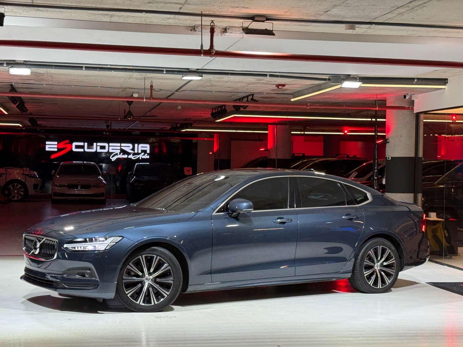 Volvo S90 from ESCUDERIA