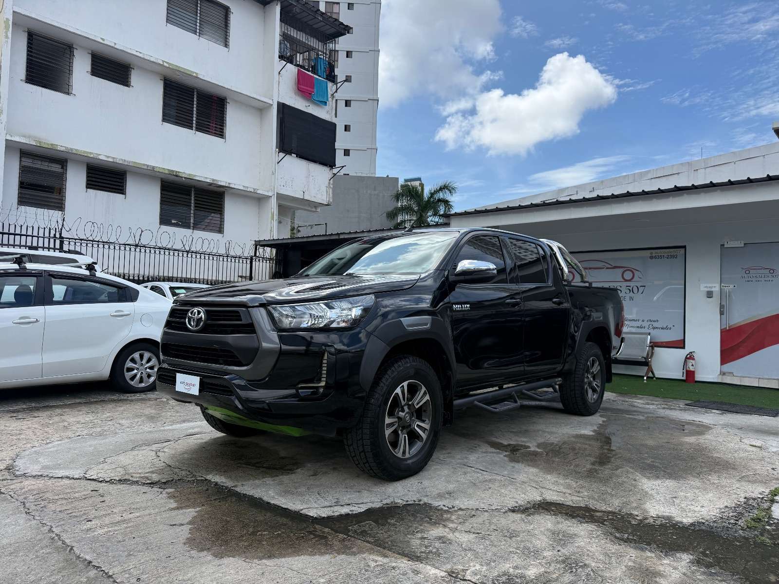Toyota Hilux from AUTOSALES507