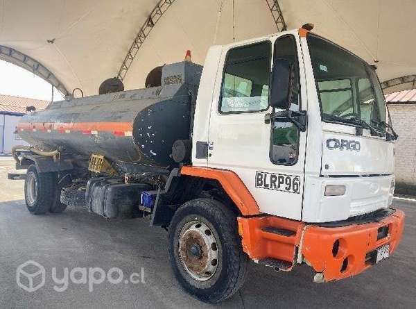 Camion aljibe ford cargo 1717