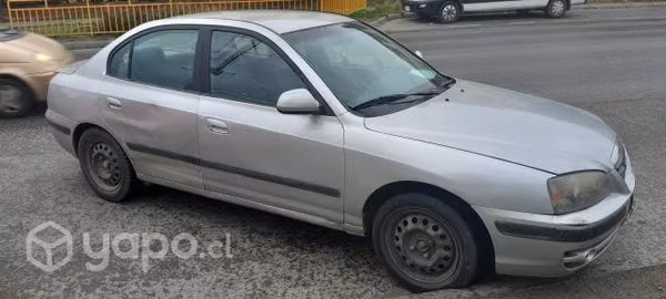Vehículo hyundai elantra año 2006