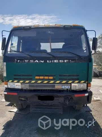 Camión Aljibe Nissan CWB-450 HDLA Año 1996