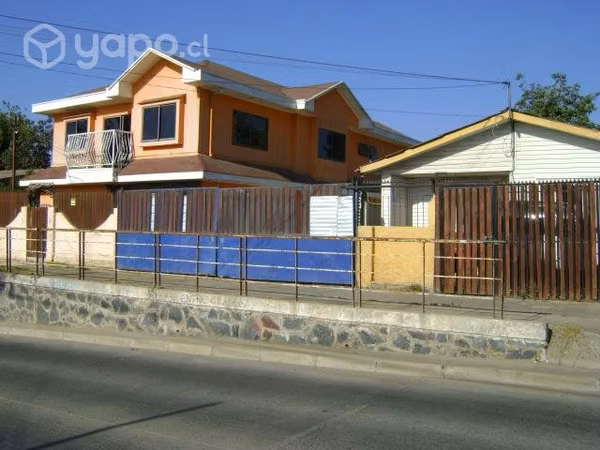 Casa de 280 mts2, con terreno de 870 mts C-2316