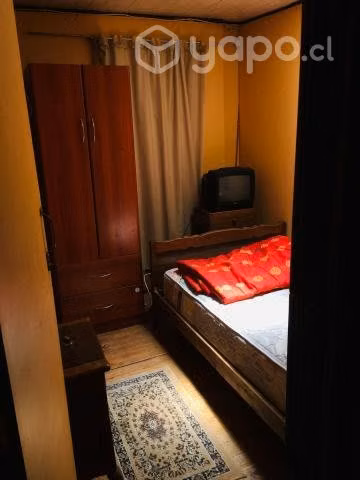 Pieza amoblada en departamento interior