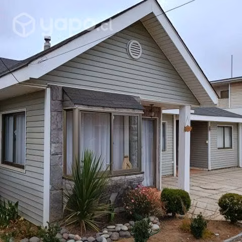 Se arrienda casa año corrido condominio algarrobo