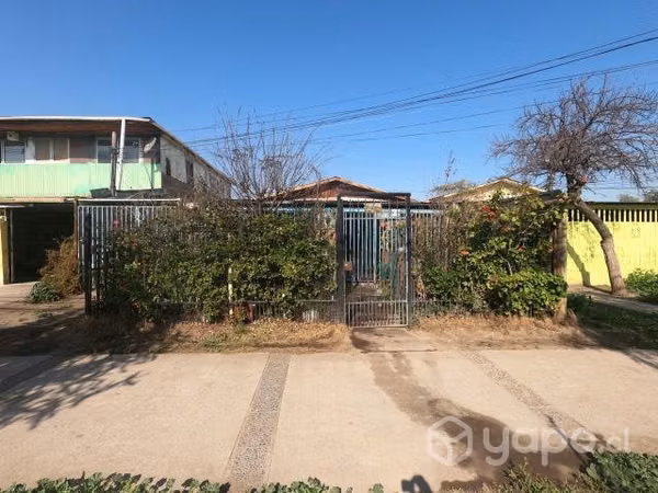 Casa amplia en Avenida Luis Infante Cerda