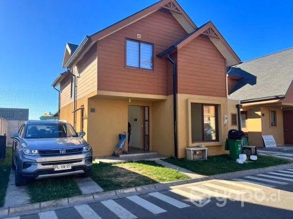 Arriendo casa condominio