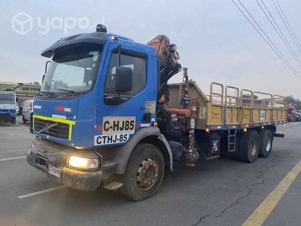 Camion volvo vm310 pluma palfinger