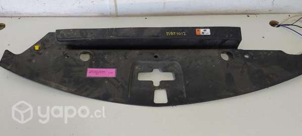 Cubre Frontal Superior (MBT1012) BT50 2.2 2020