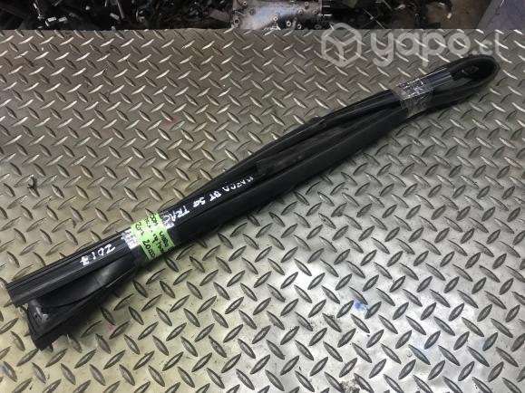 Goma contorno vidrio puerta tras izq BT50 2013-20