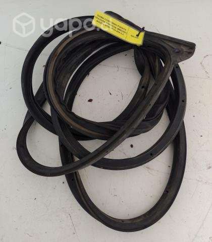 Goma Contorno Puerta Tras Der (MBC057) BT50 2019
