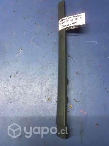 Moldura derecha tablero Mazda BT50 2013 al 2020