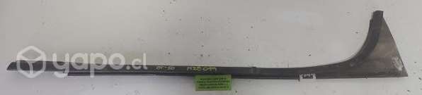 Moldura Lame Vidrio tras izq (MZB019) BT50 2017
