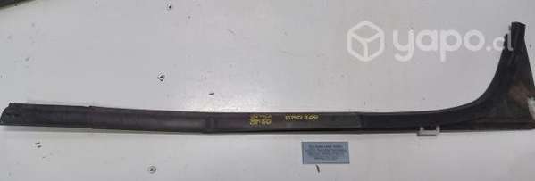 Moldura Lame Vidrio tras izq (MBD200) BT50 2019