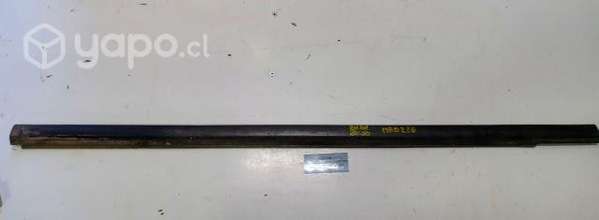 Moldura Lame Vidrio Pta del der (MBD226) BT50 2019