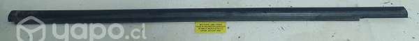 Moldura Lame Vidrio Pta del der (BTM017) BT50 2020