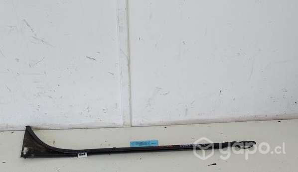 Moldura Lame Vidrio Tras Der (MBT1254) BT50 2020