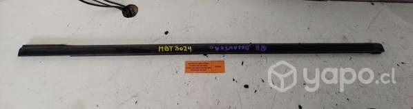 Moldura LameVidrio Pta del der (MBT3024) BT50 2020