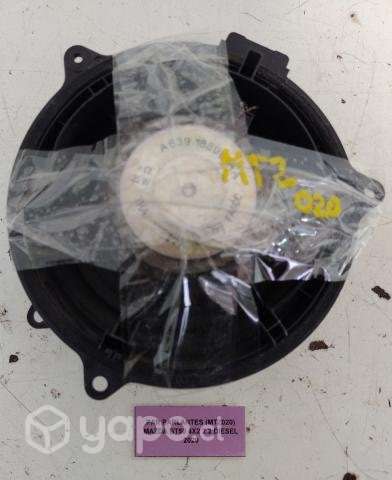 Par Parlantes (MTZ020) Mazda BT50 4x2 2.2 Diesel 2