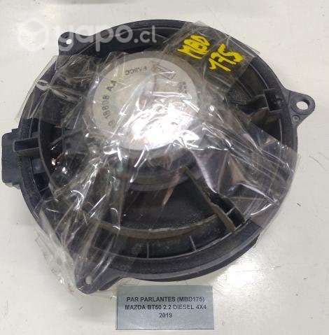 Par Parlantes (MBD175) Mazda BT50 2.2 Diesel 4x4 2