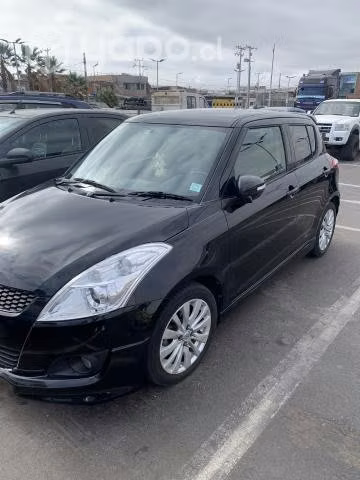 Vende  SUZUKI SWIFT 2013