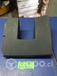 Tapa inferior izquierda tablero Mazda BT50 2013-20