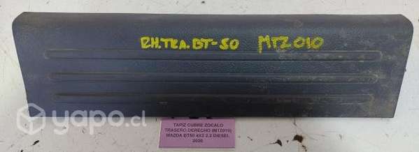 Tapiz CubreZocalo Tras Der (MTZ010) BT50 4x2 2020