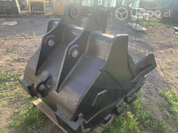 Komatsu PC200-8 disponemos de balde original