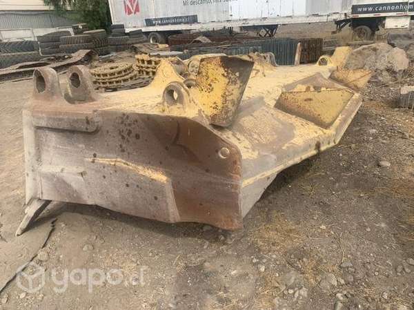 Komatsu D275 disponemos de pala en buen estado