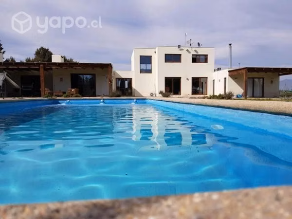 Espectacular Casa en 6.900m2 Condominio Tala