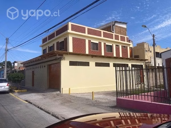 Vendo casa central con hospedaje universitarios con Facilidades de pago