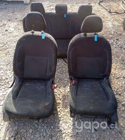 Juego Asientos (NNH011) Nissan NP300 2.3 Diesel