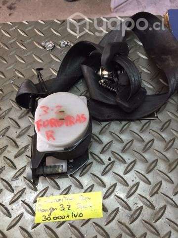 Cinturon tras der Ford Ranger 3.2 2014