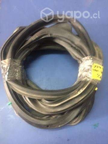 Goma contorno puerta tras der Ford Ranger 3.2 2014