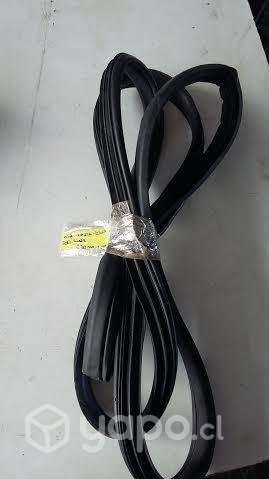 Goma contorno puerta delantera derecha Ford Ranger