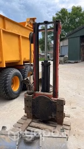 Tractoelevador agrícola mailler aleman