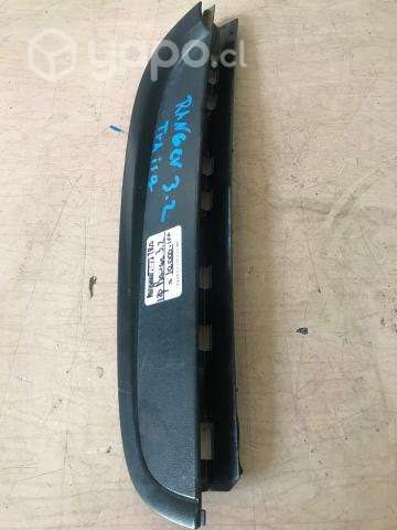 Moldura exterior puerta tras izq Ford Ranger 2018
