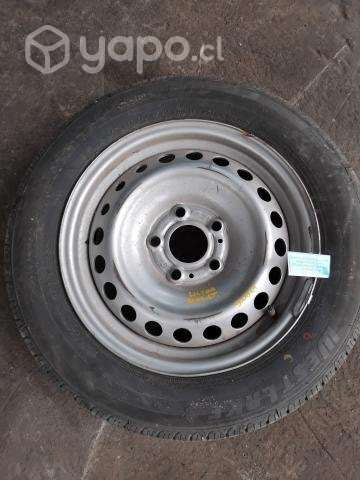 Llanta Fierro detalle Con Neumático Renault Expre
