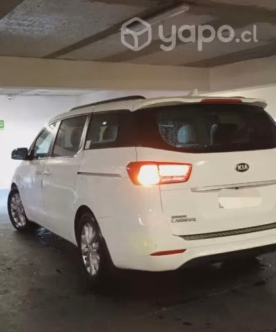 Vendo Kia Grand Carnival Muy bien cuidada diesel
