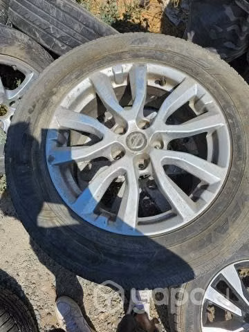 Llanta nissan xtrail 2018