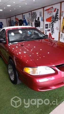 Se vende Ford Mustang convertible